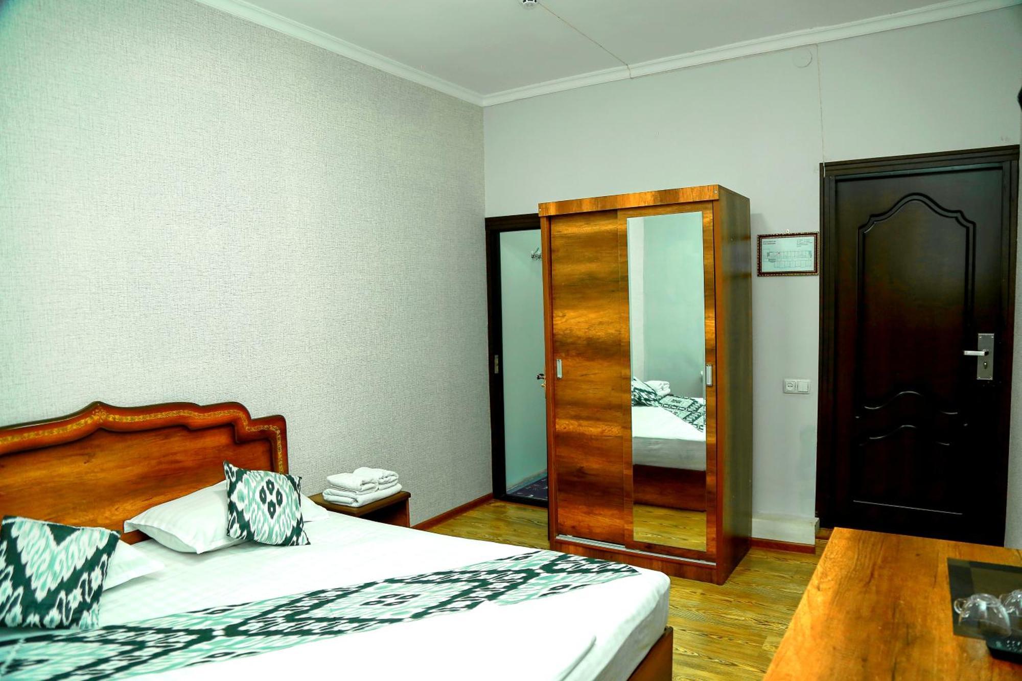 Hotel Mir Адрес Abu Ali Ibn Sino 4A 부하라 외부 사진