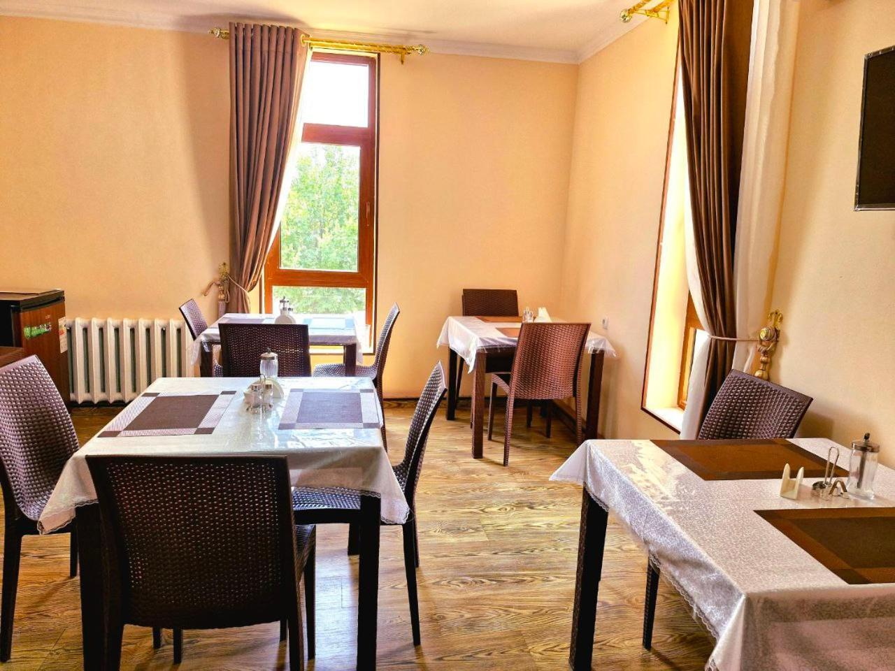 Hotel Mir Адрес Abu Ali Ibn Sino 4A 부하라 외부 사진
