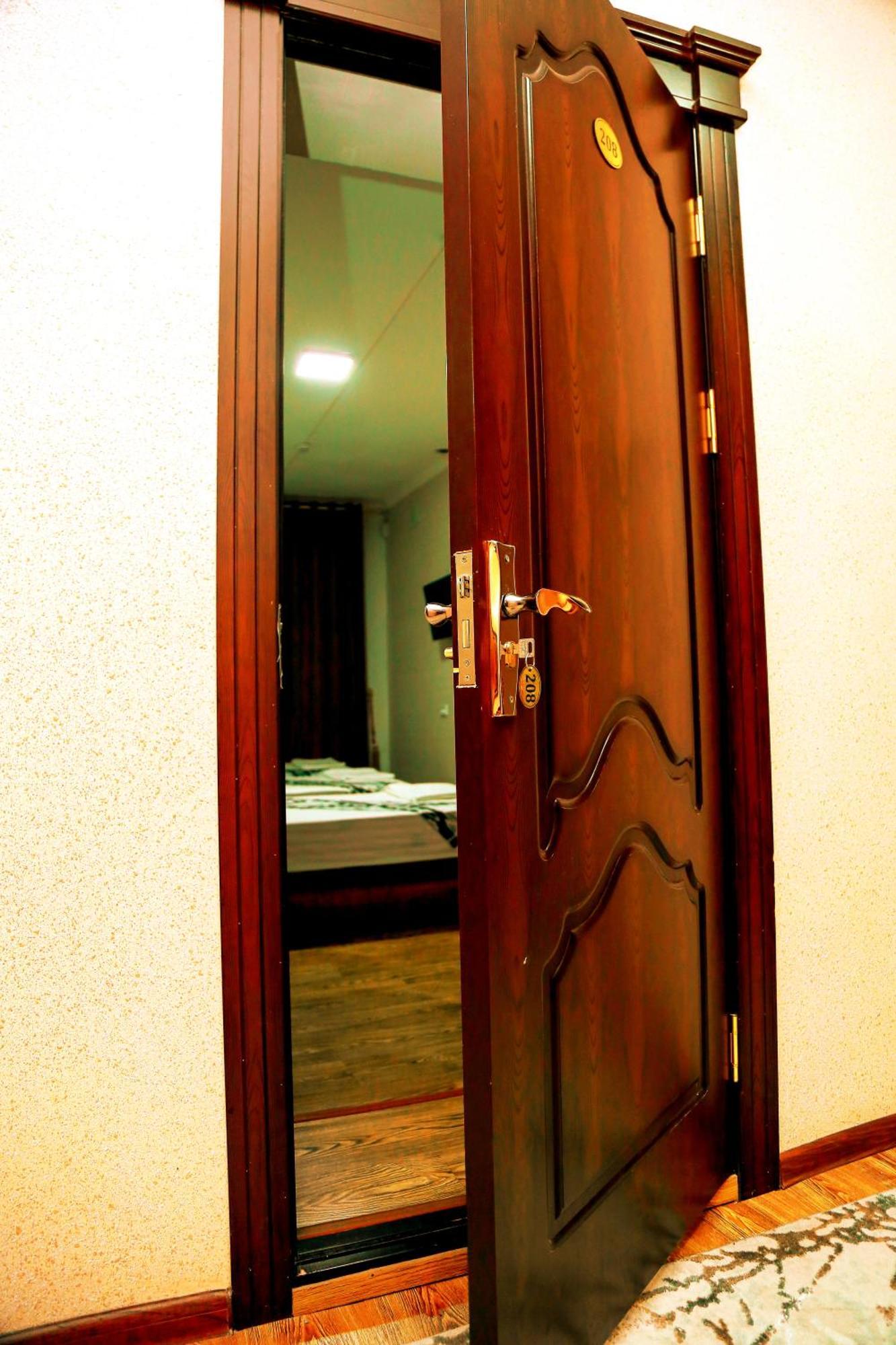 Hotel Mir Адрес Abu Ali Ibn Sino 4A 부하라 외부 사진